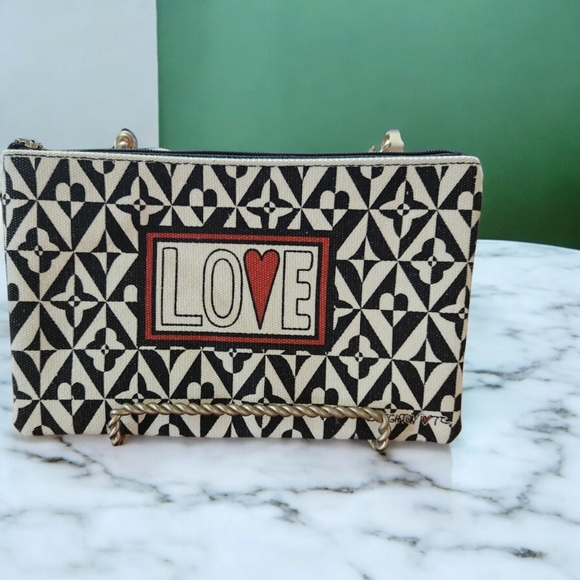 **Brighton Love Pouch Valentine's Day! - Picture 3 of 4